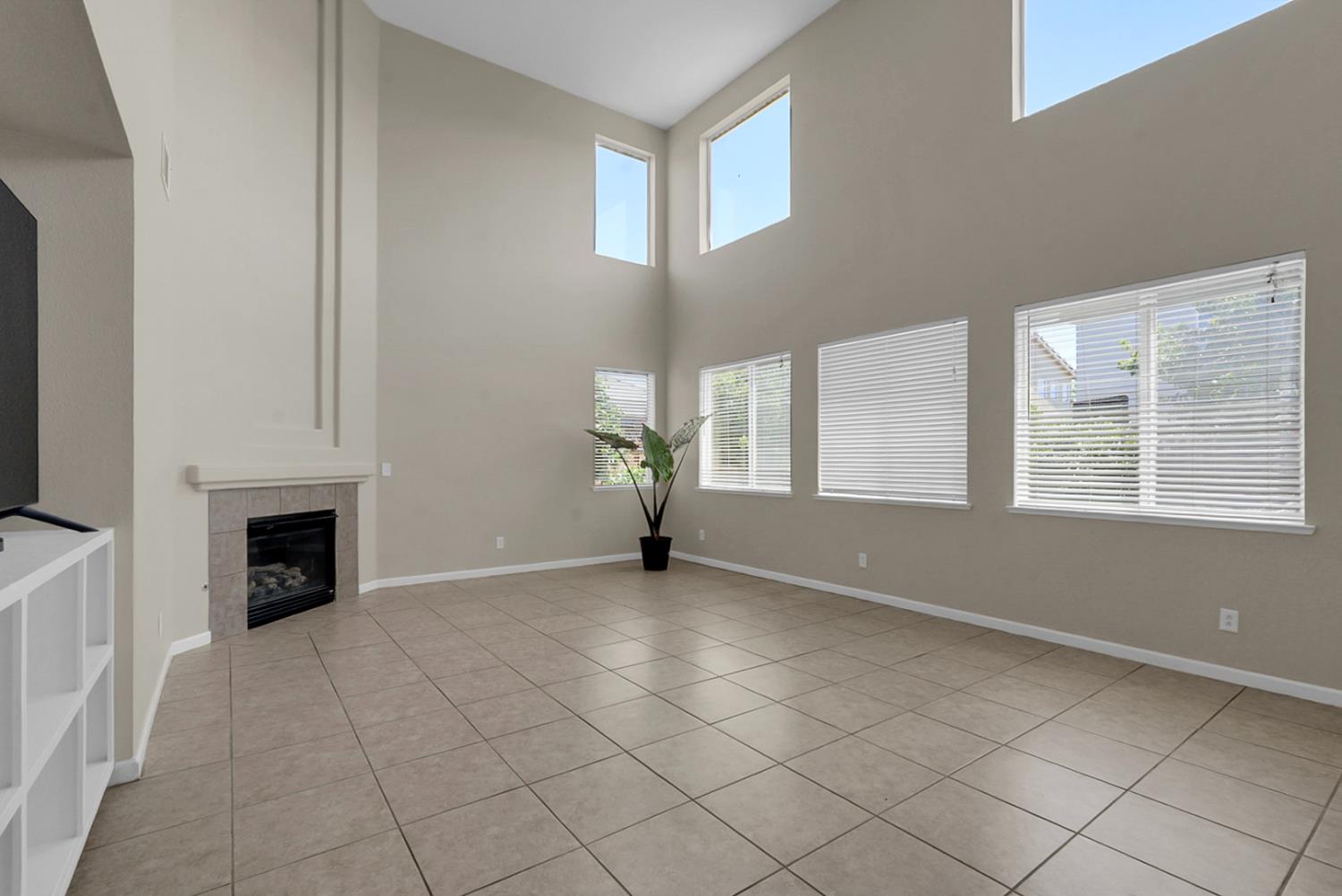 1434 Jake Creek Dr, Patterson, CA 95363