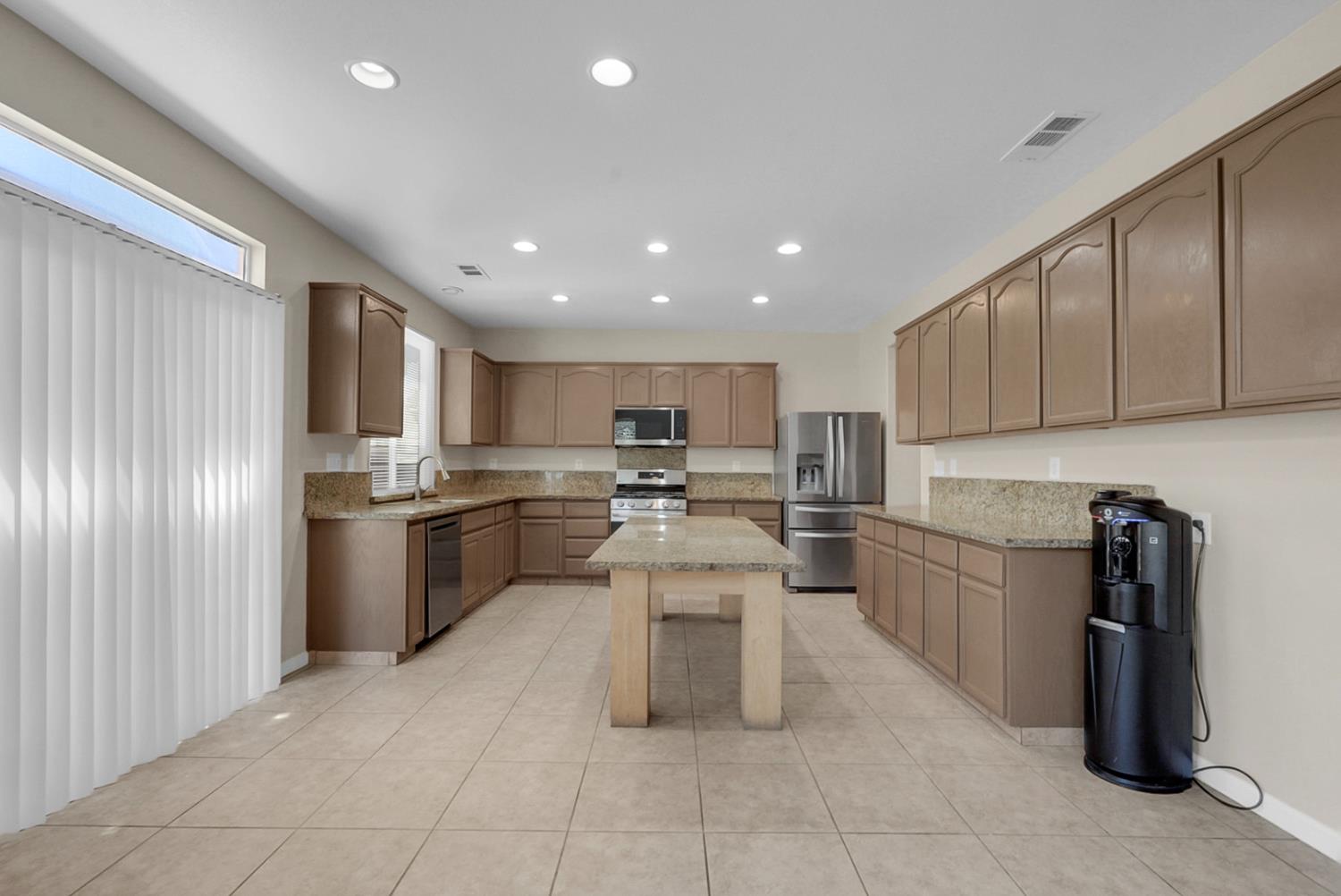 1434 Jake Creek Dr, Patterson, CA 95363