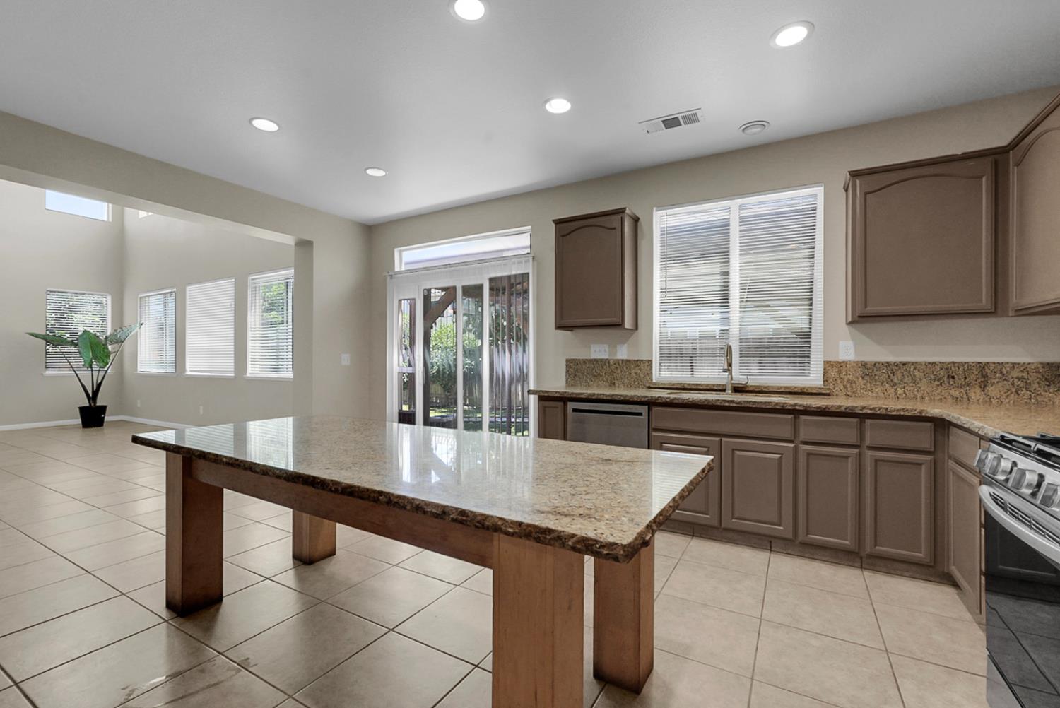 1434 Jake Creek Dr, Patterson, CA 95363