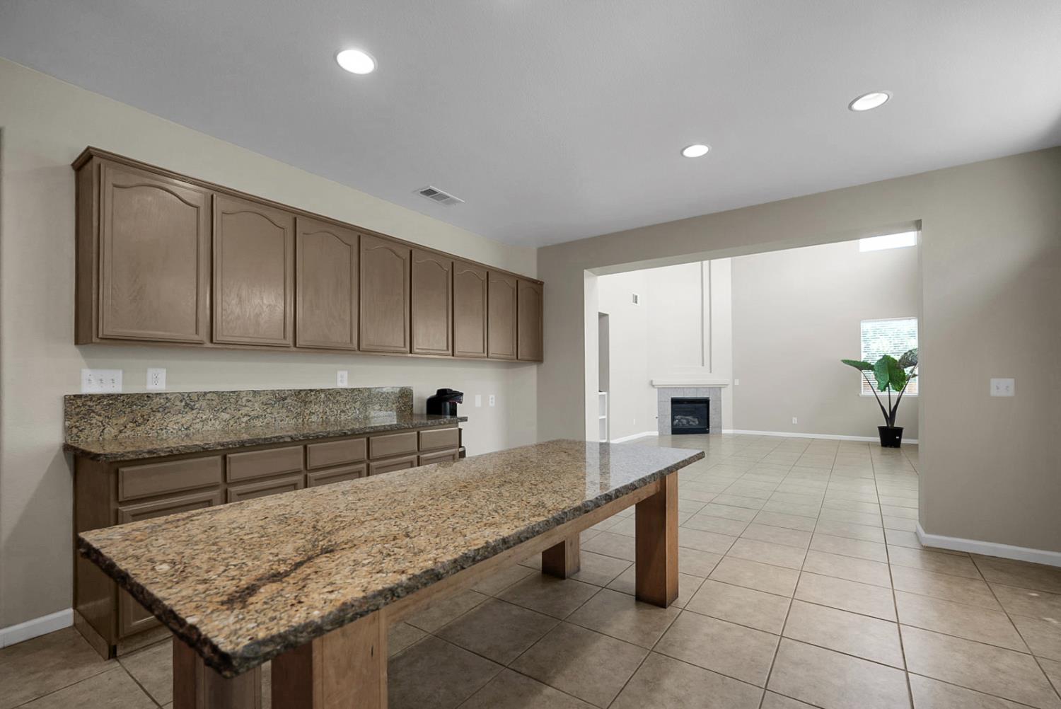 1434 Jake Creek Dr, Patterson, CA 95363
