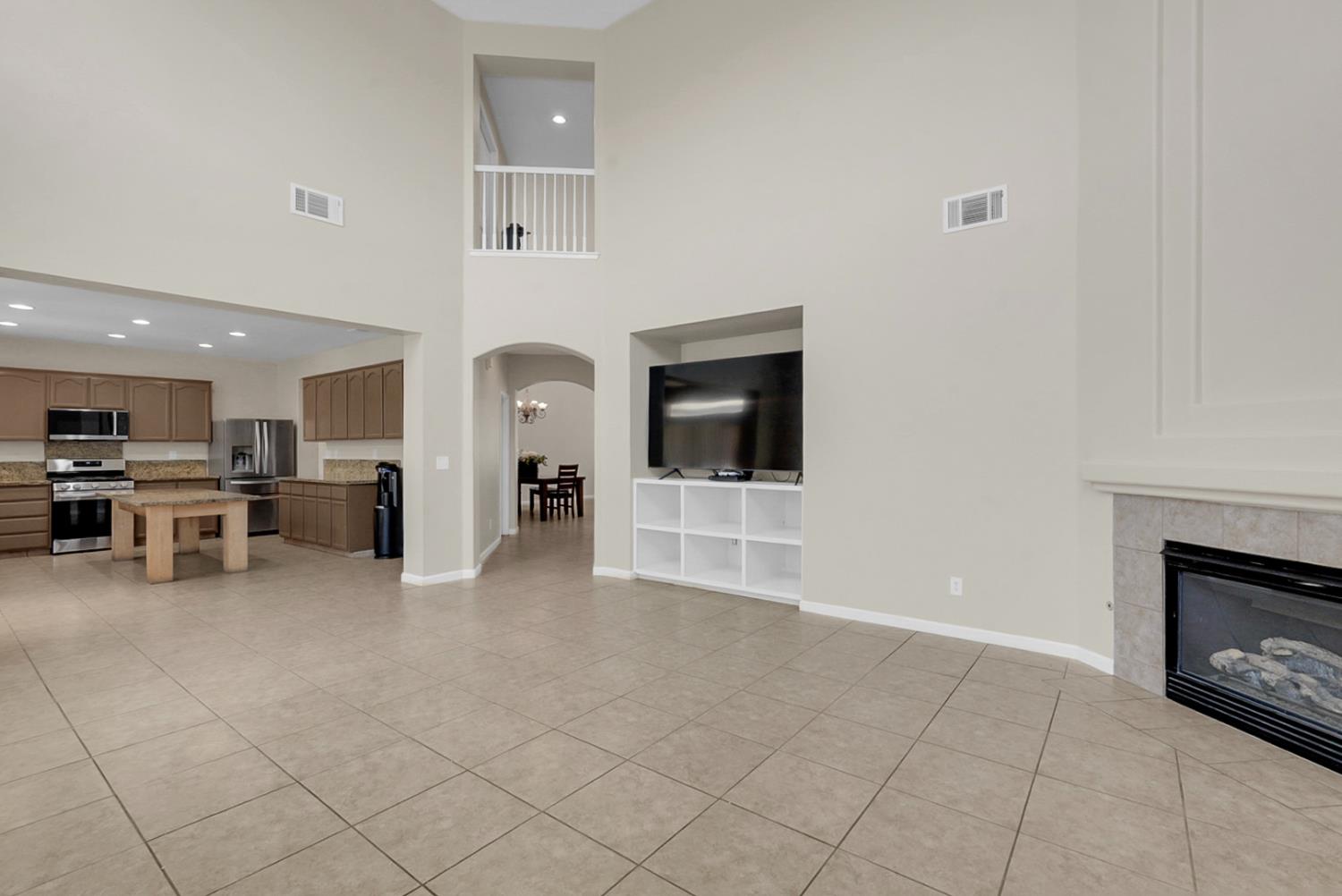 1434 Jake Creek Dr, Patterson, CA 95363