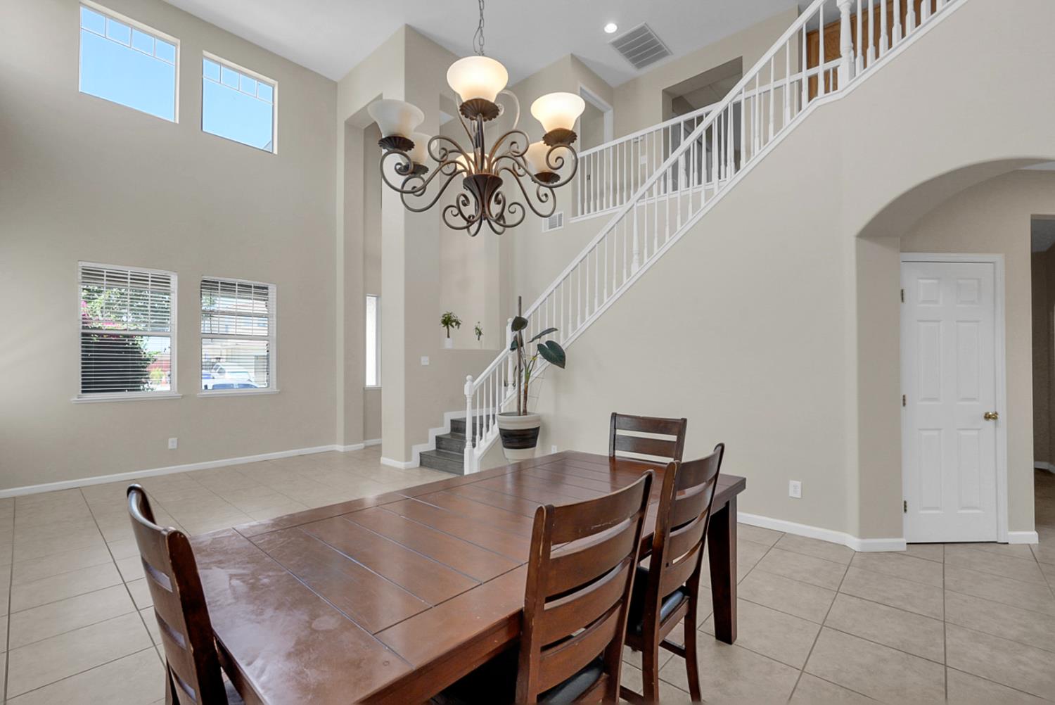 1434 Jake Creek Dr, Patterson, CA 95363