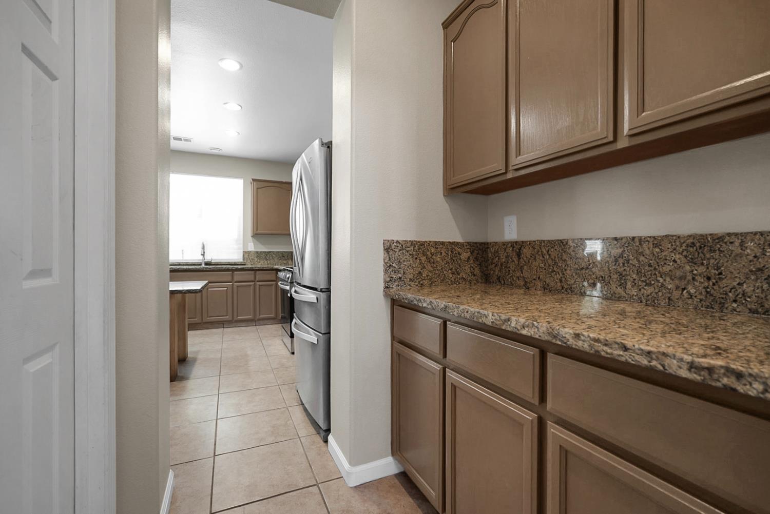 1434 Jake Creek Dr, Patterson, CA 95363