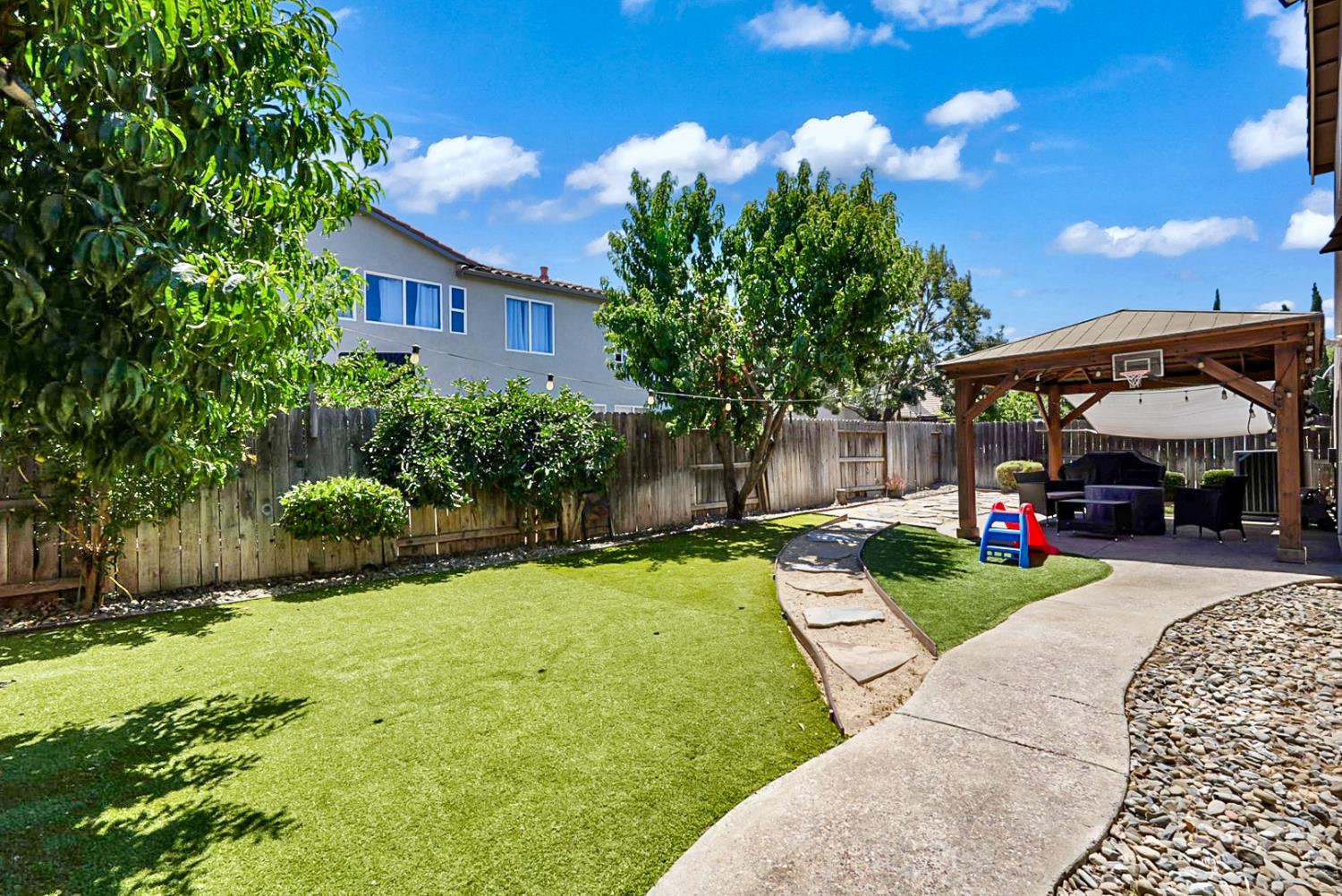 1434 Jake Creek Dr, Patterson, CA 95363