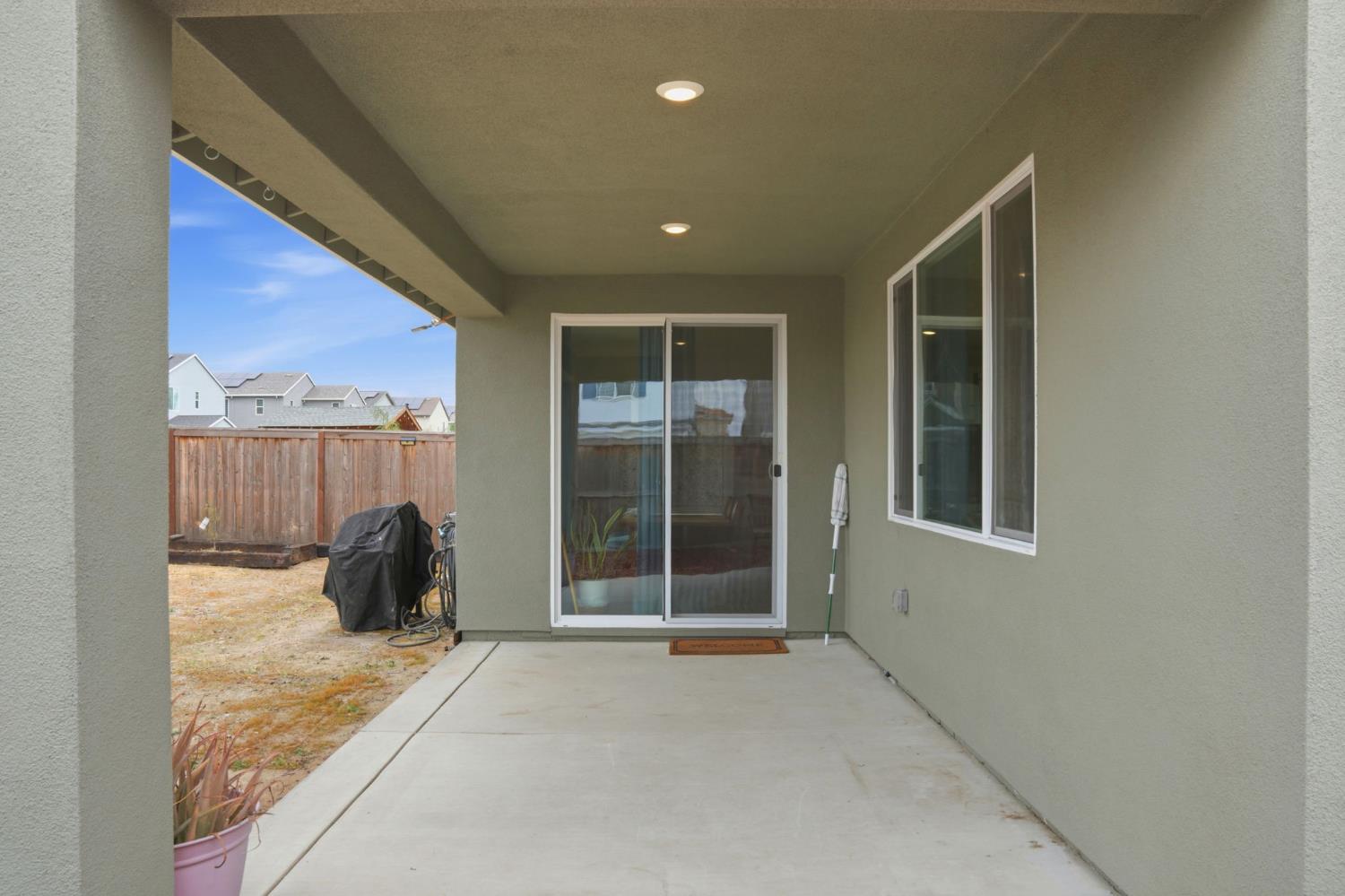 1785 Flaxen Ct, Manteca, CA 95337