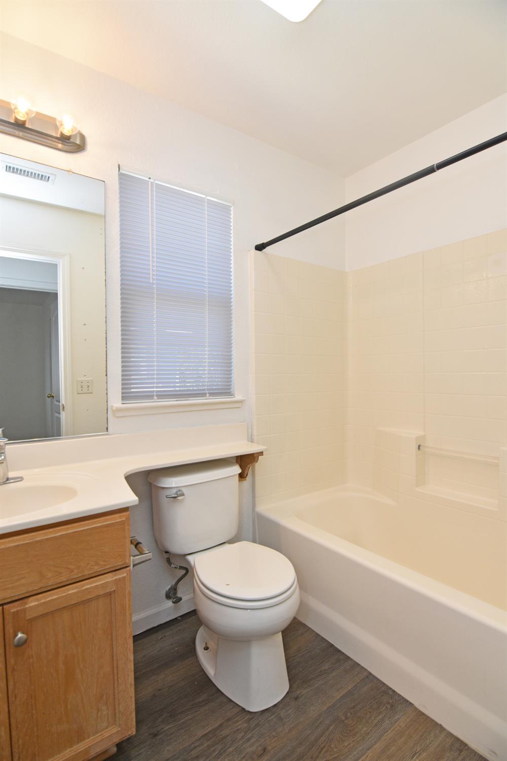 4225 Seranade Dr, Turlock, CA 95382