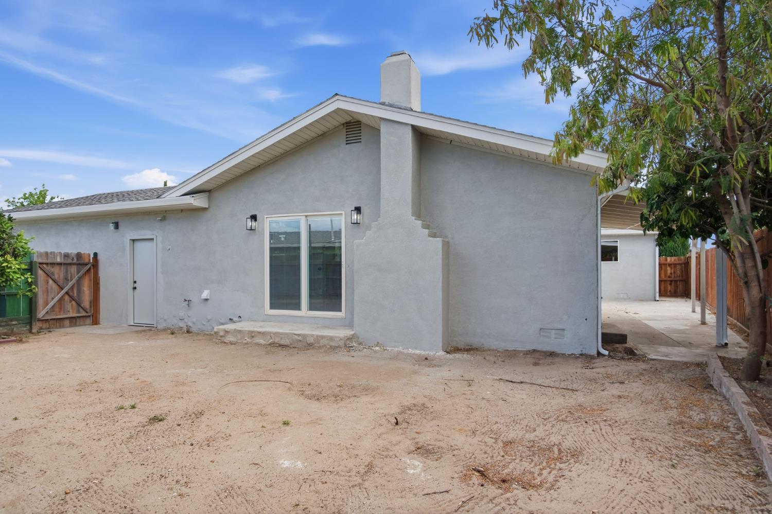 1396 Mitchell Ln, Manteca, CA 95336