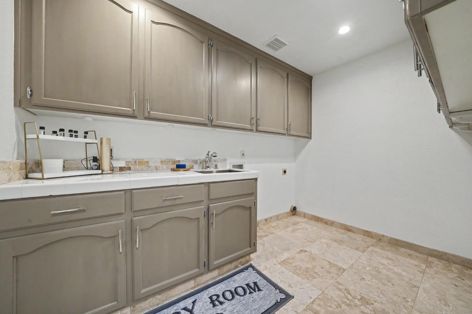 1797 Hoya Ct, Copperopolis, CA 95228