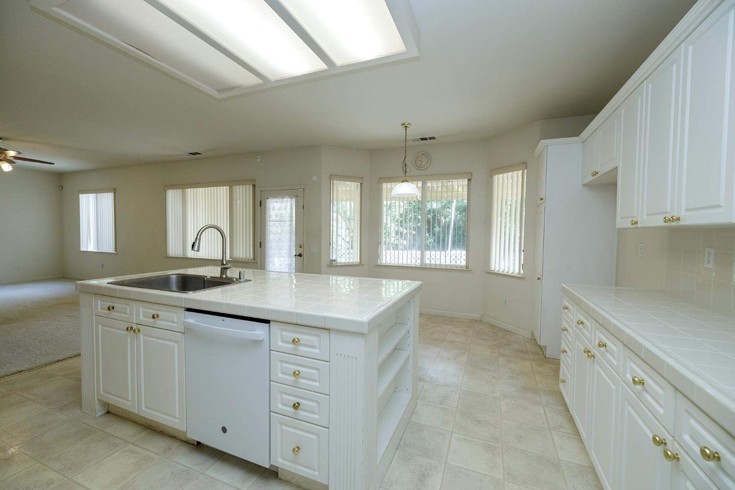 1613 Mable Ave, Modesto, CA 95355