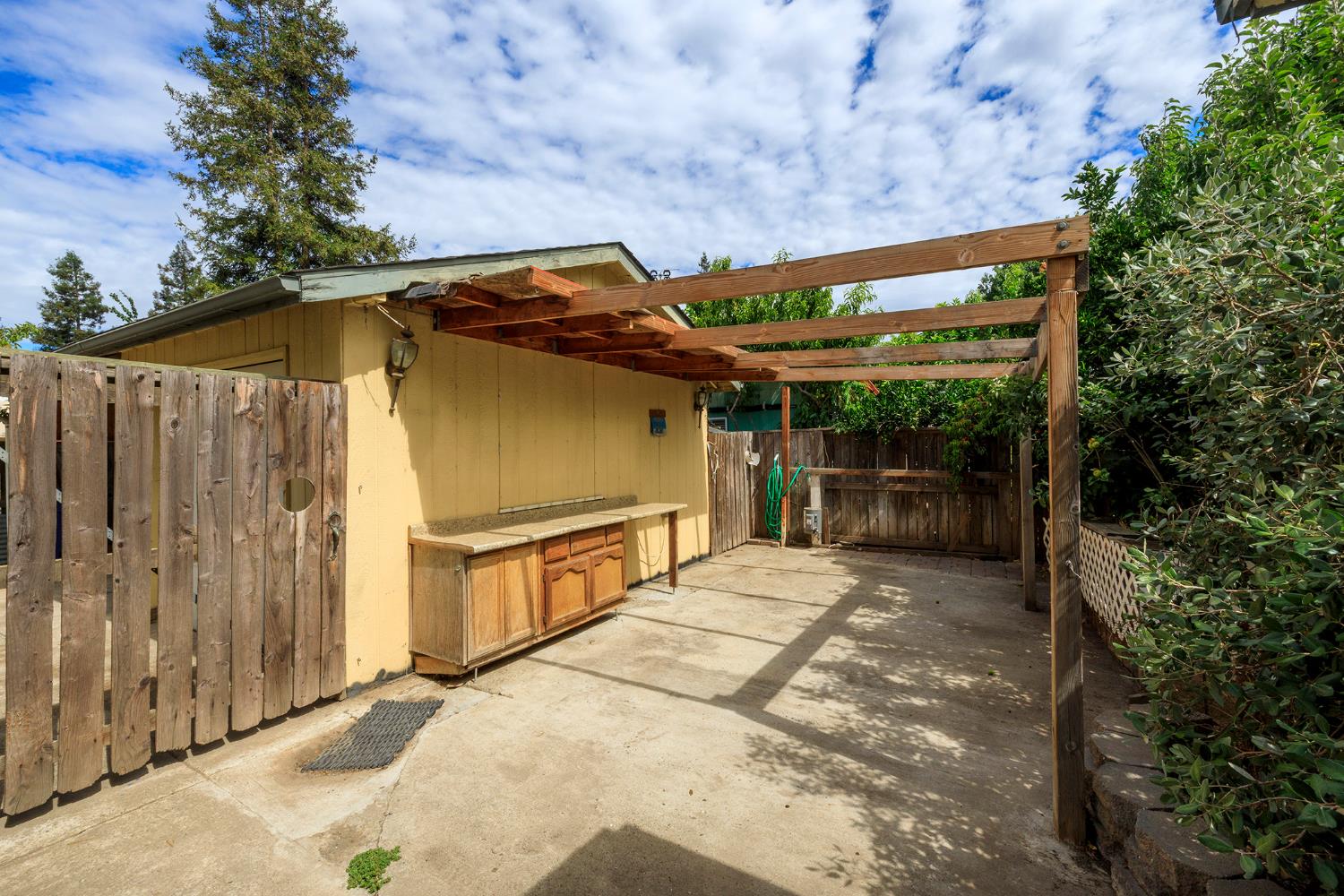 1613 Mable Ave, Modesto, CA 95355