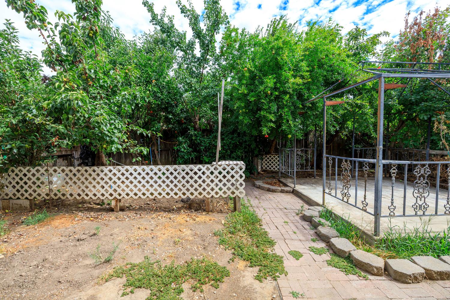 1613 Mable Ave, Modesto, CA 95355
