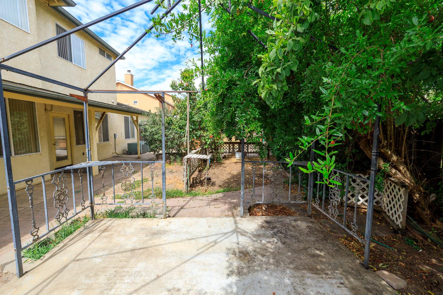1613 Mable Ave, Modesto, CA 95355