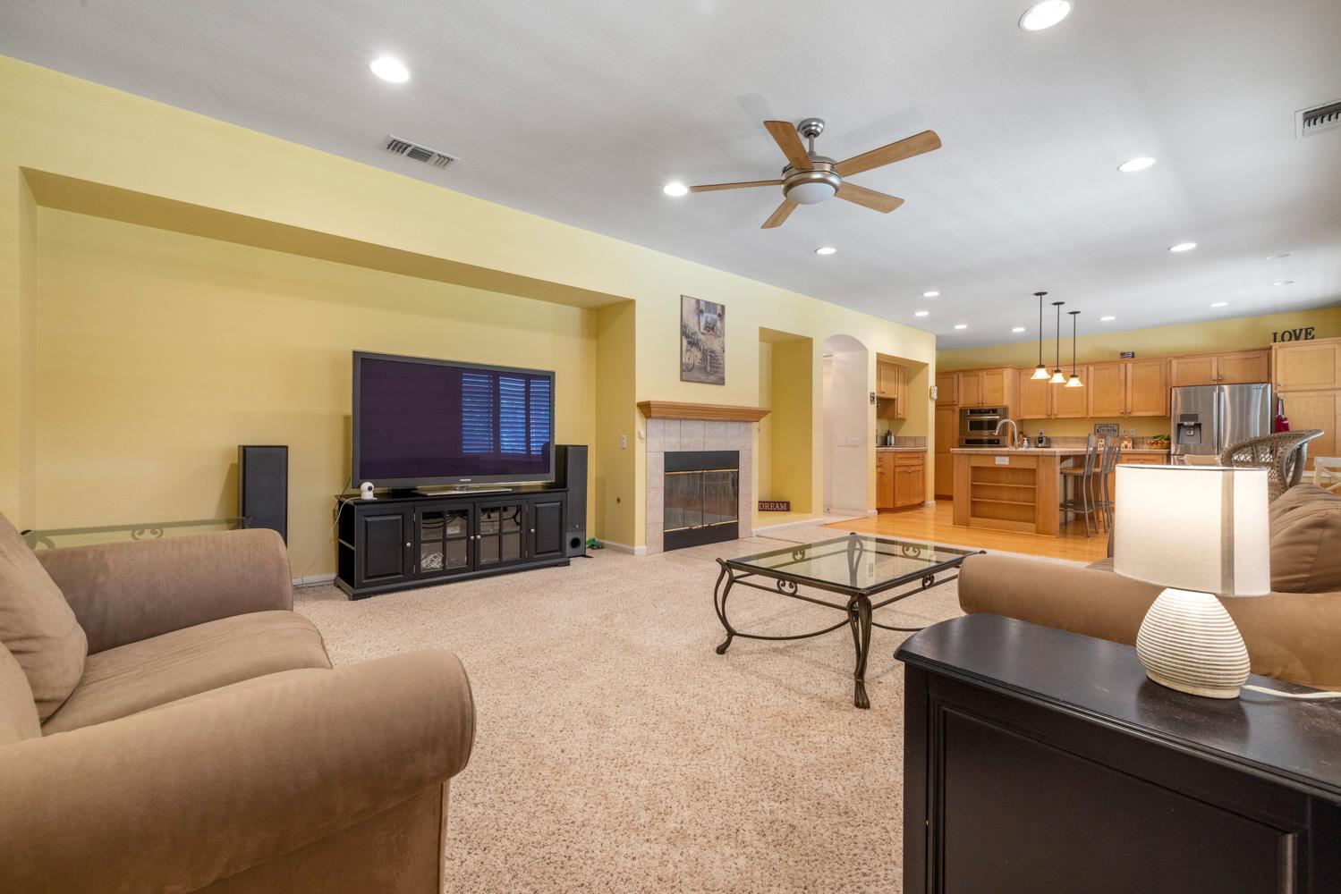 122 Memory Ln, Turlock, CA 95382