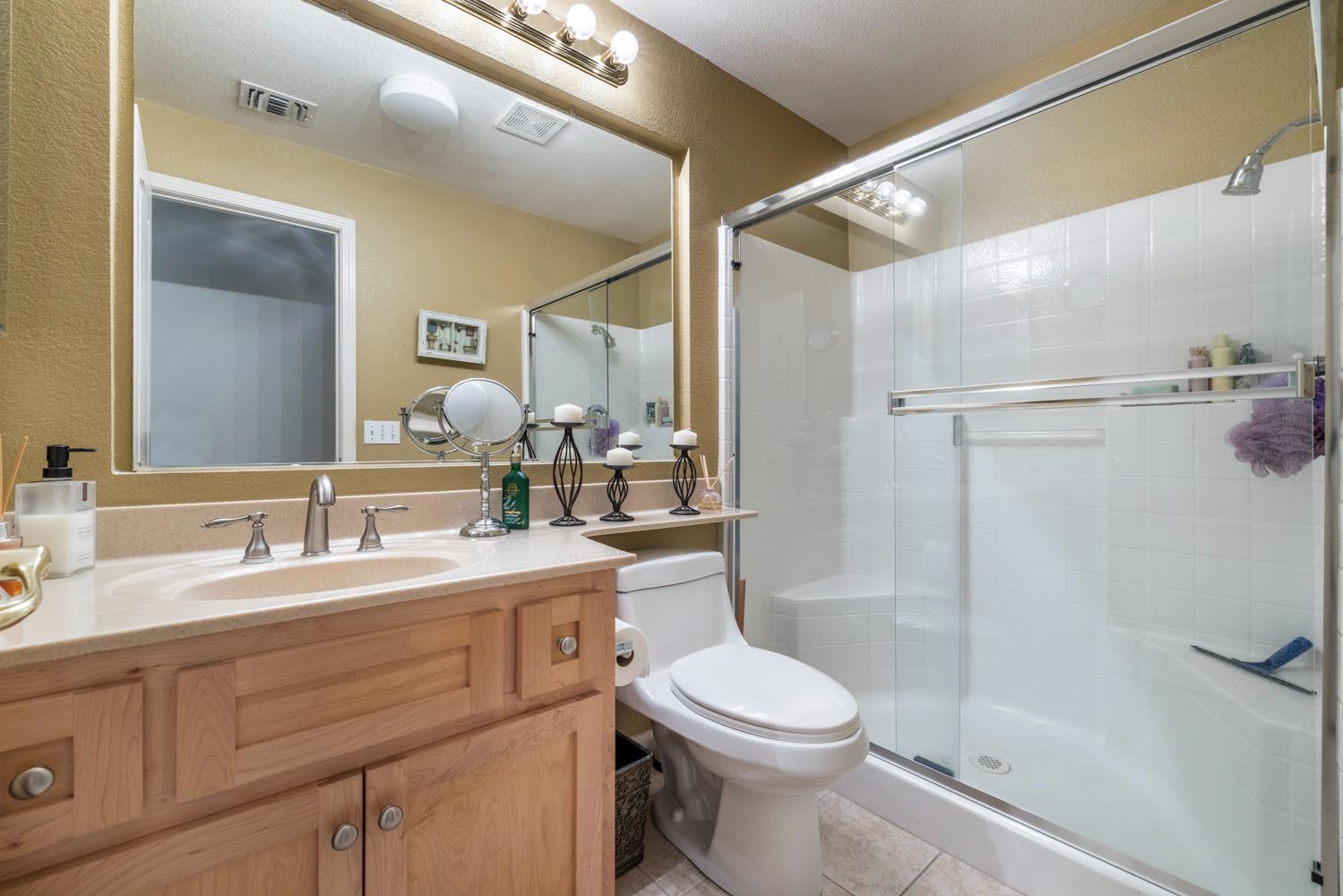122 Memory Ln, Turlock, CA 95382