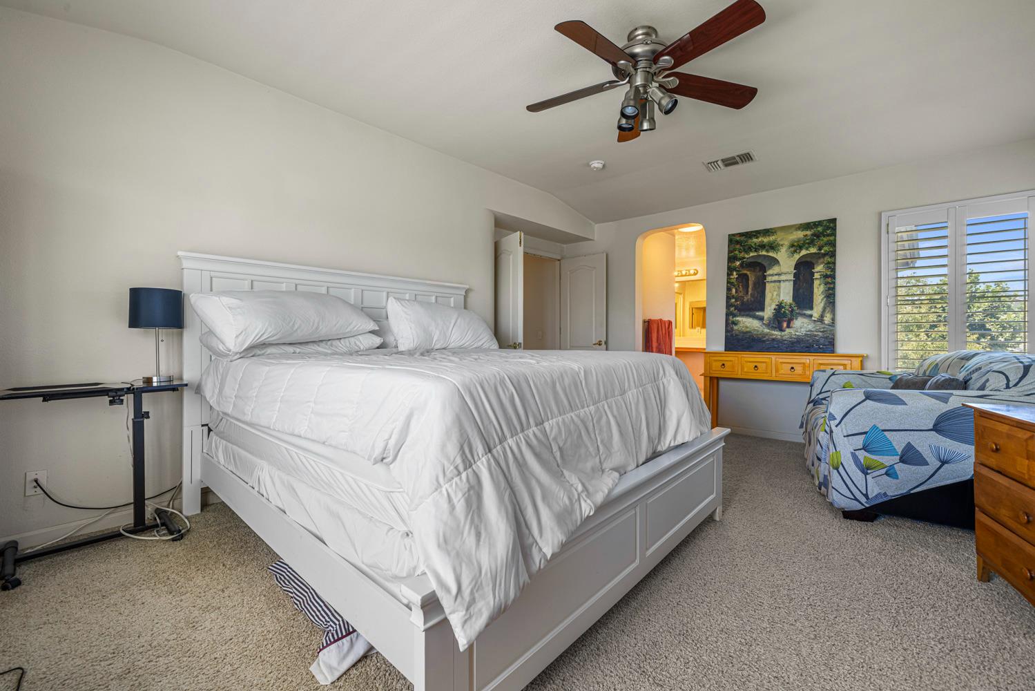 122 Memory Ln, Turlock, CA 95382