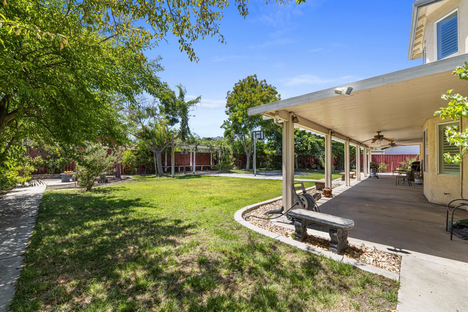 122 Memory Ln, Turlock, CA 95382