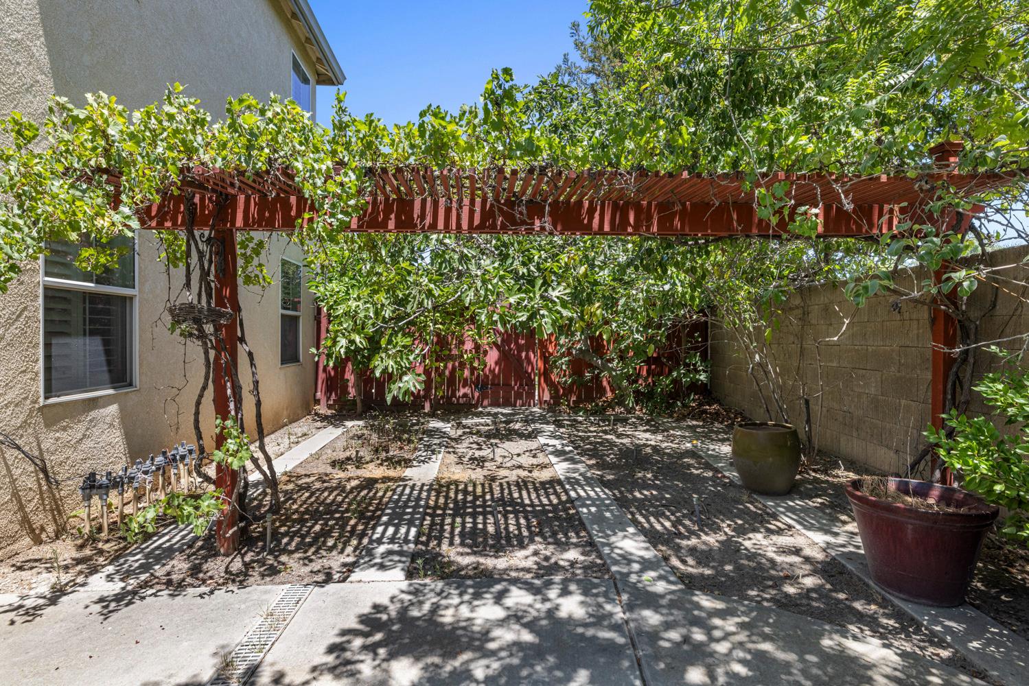 122 Memory Ln, Turlock, CA 95382