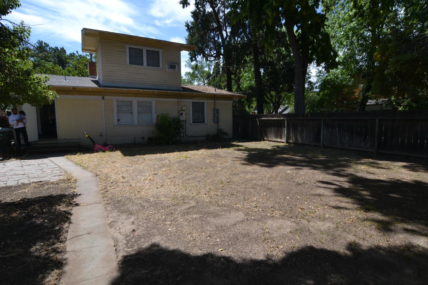 132 Hackberry Ave, Modesto, CA 95354