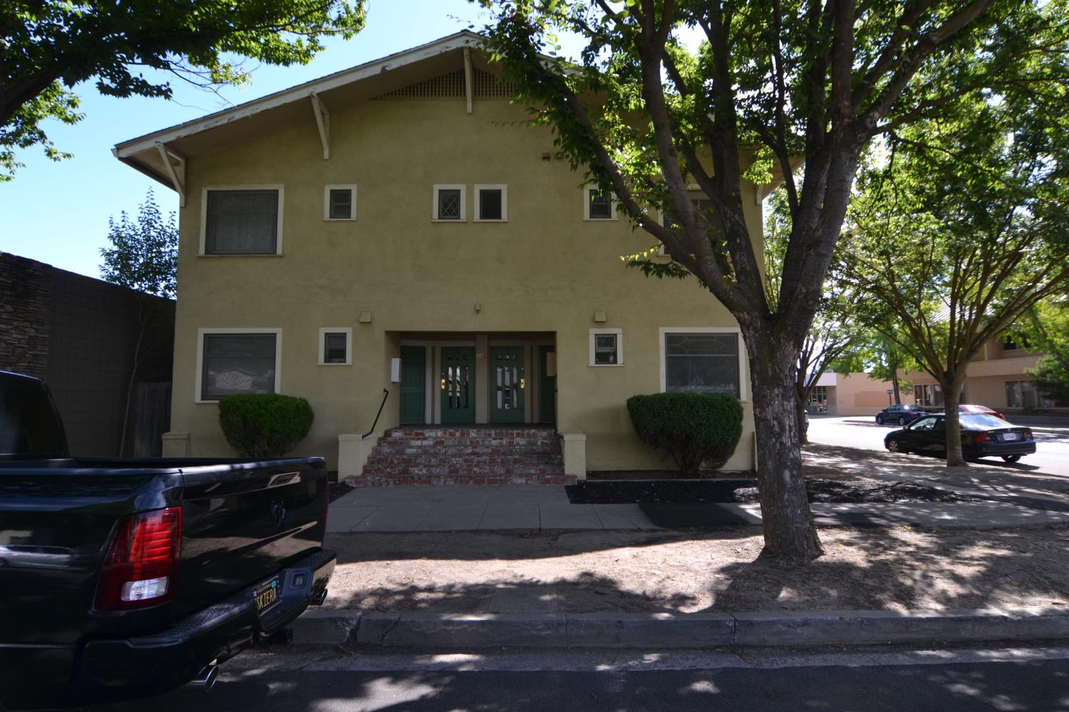 1133 13th St, Modesto, CA 95354
