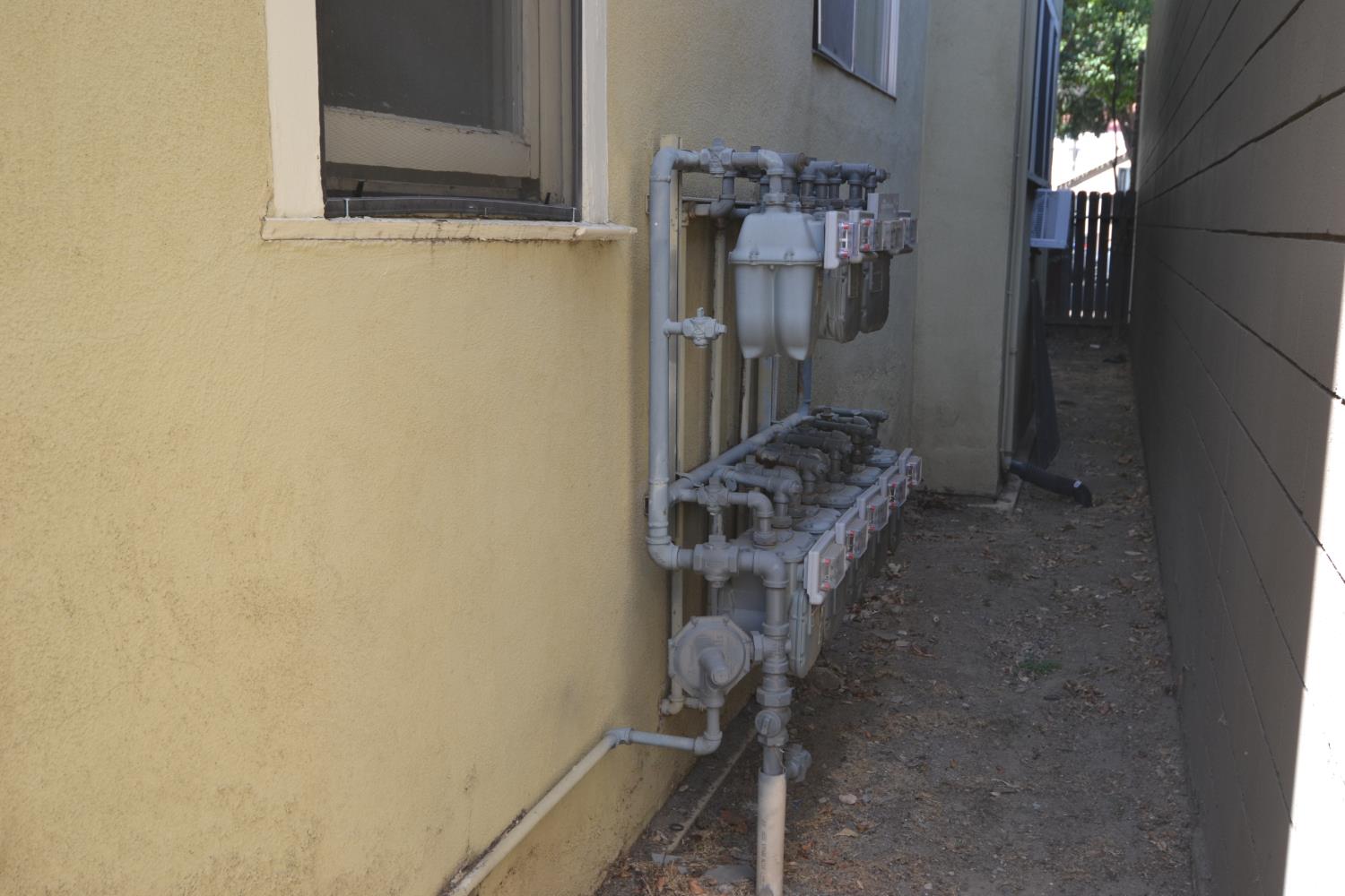 1133 13th St, Modesto, CA 95354
