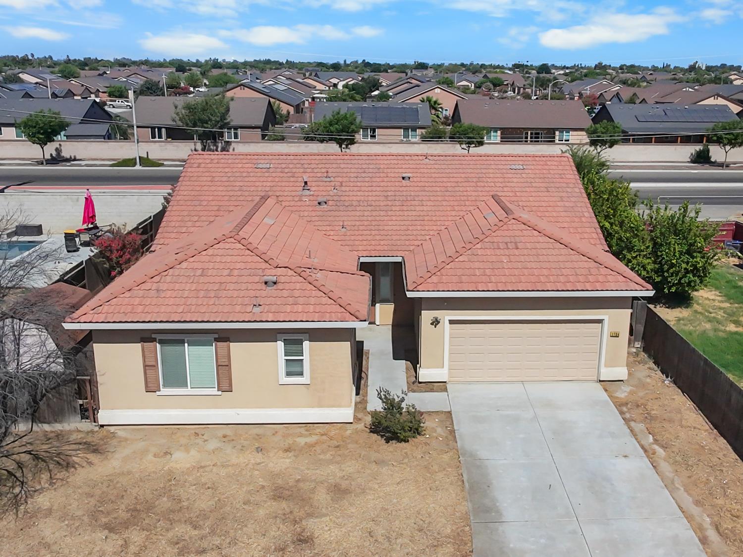 1724 W Summer Blossom Way, Hanford, CA 93230