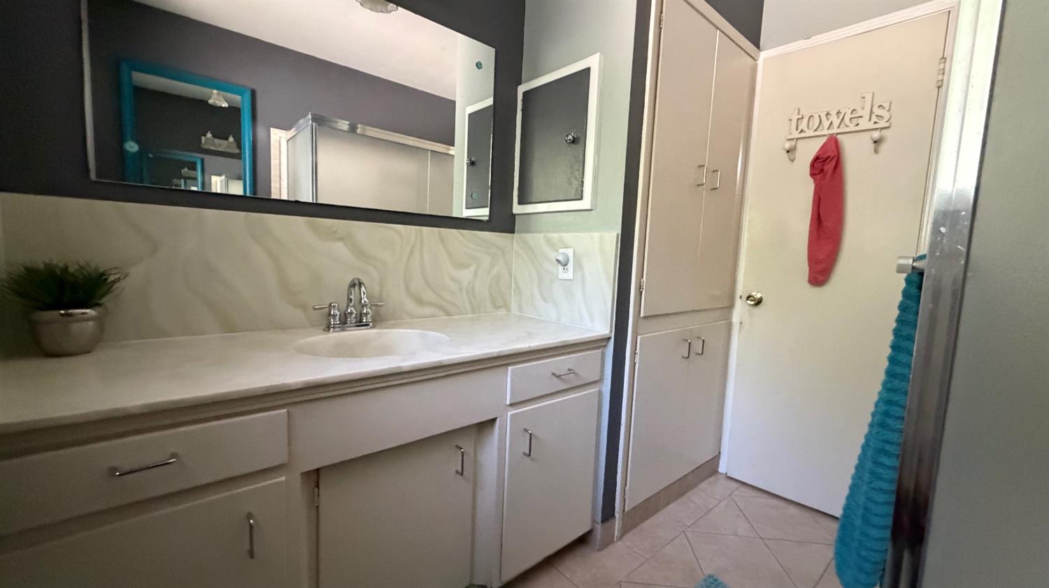 1550 California Ave, Turlock, CA 95380