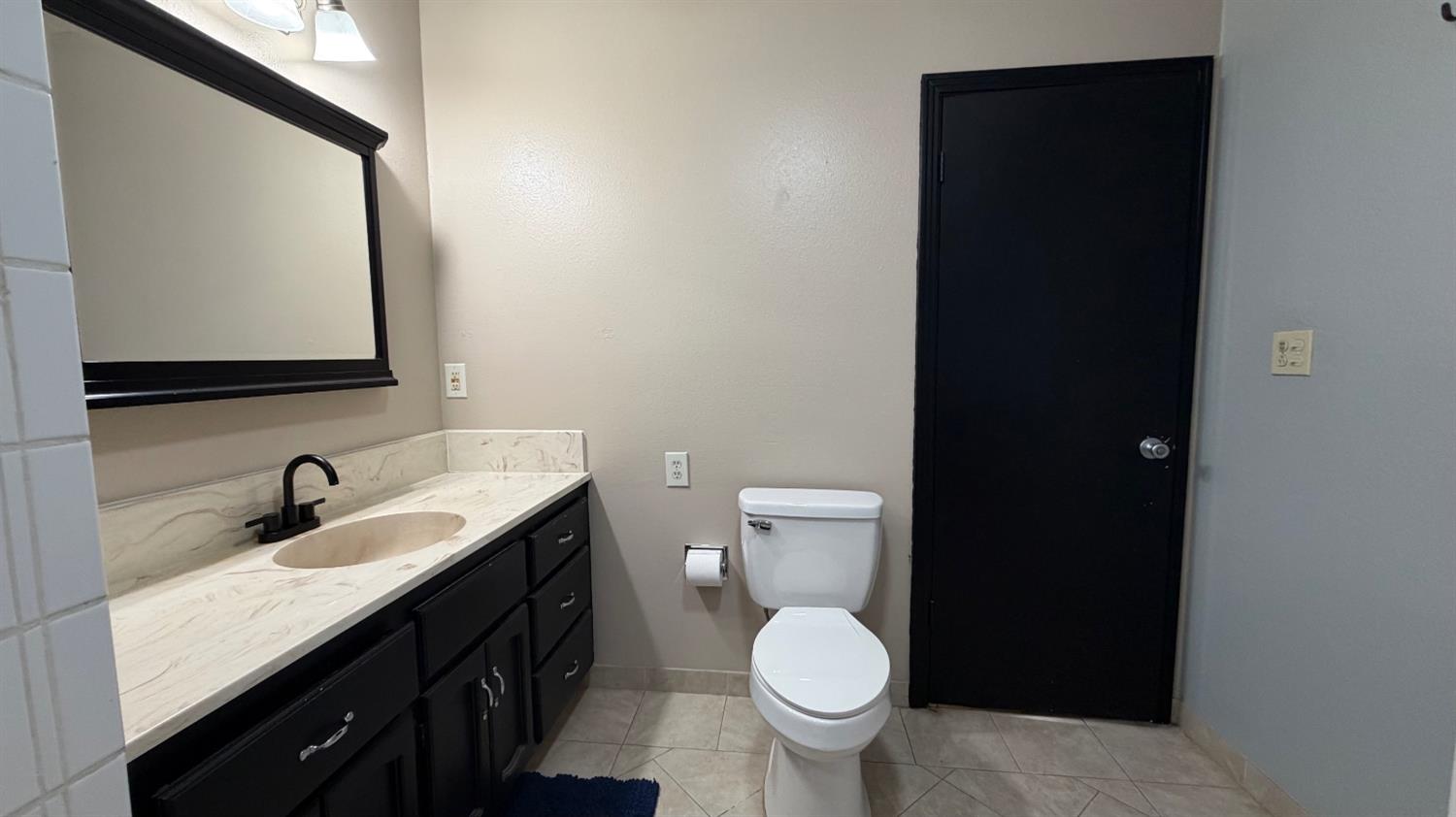 1550 California Ave, Turlock, CA 95380