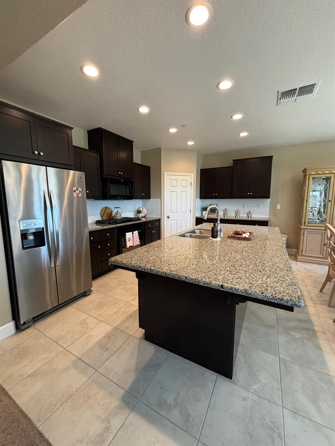 1679 Dock Ave, Los Banos, CA 93635