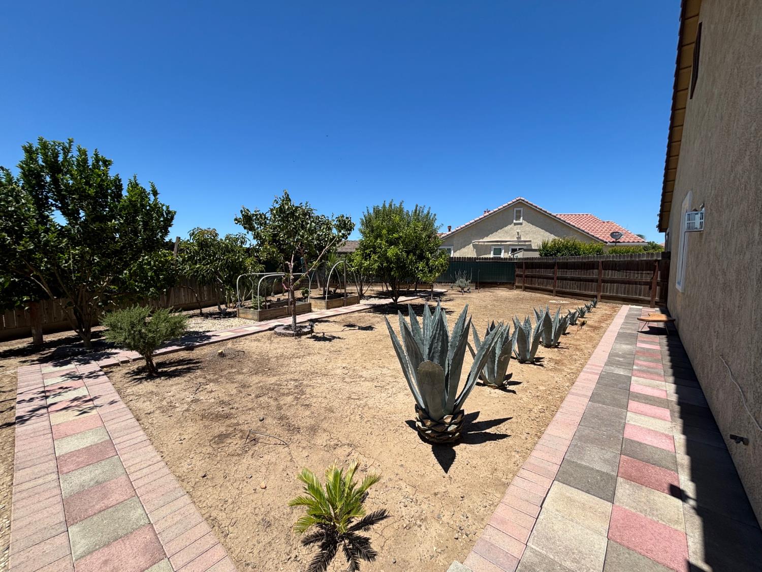 1679 Dock Ave, Los Banos, CA 93635