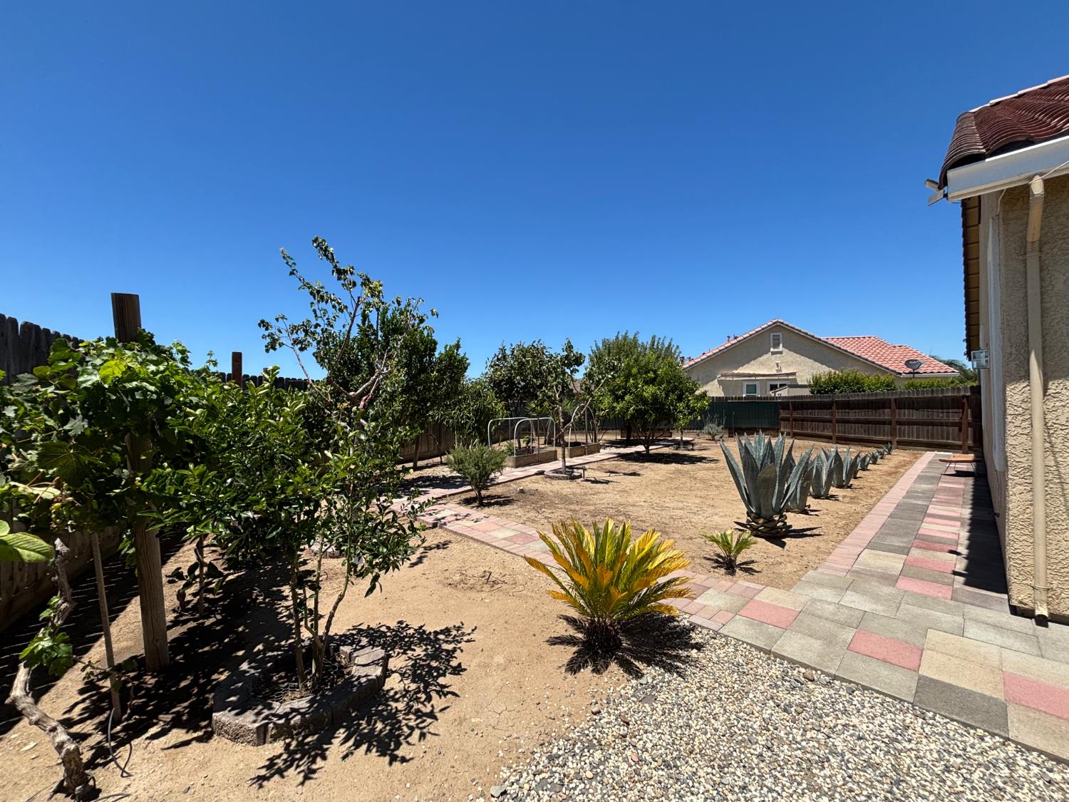 1679 Dock Ave, Los Banos, CA 93635