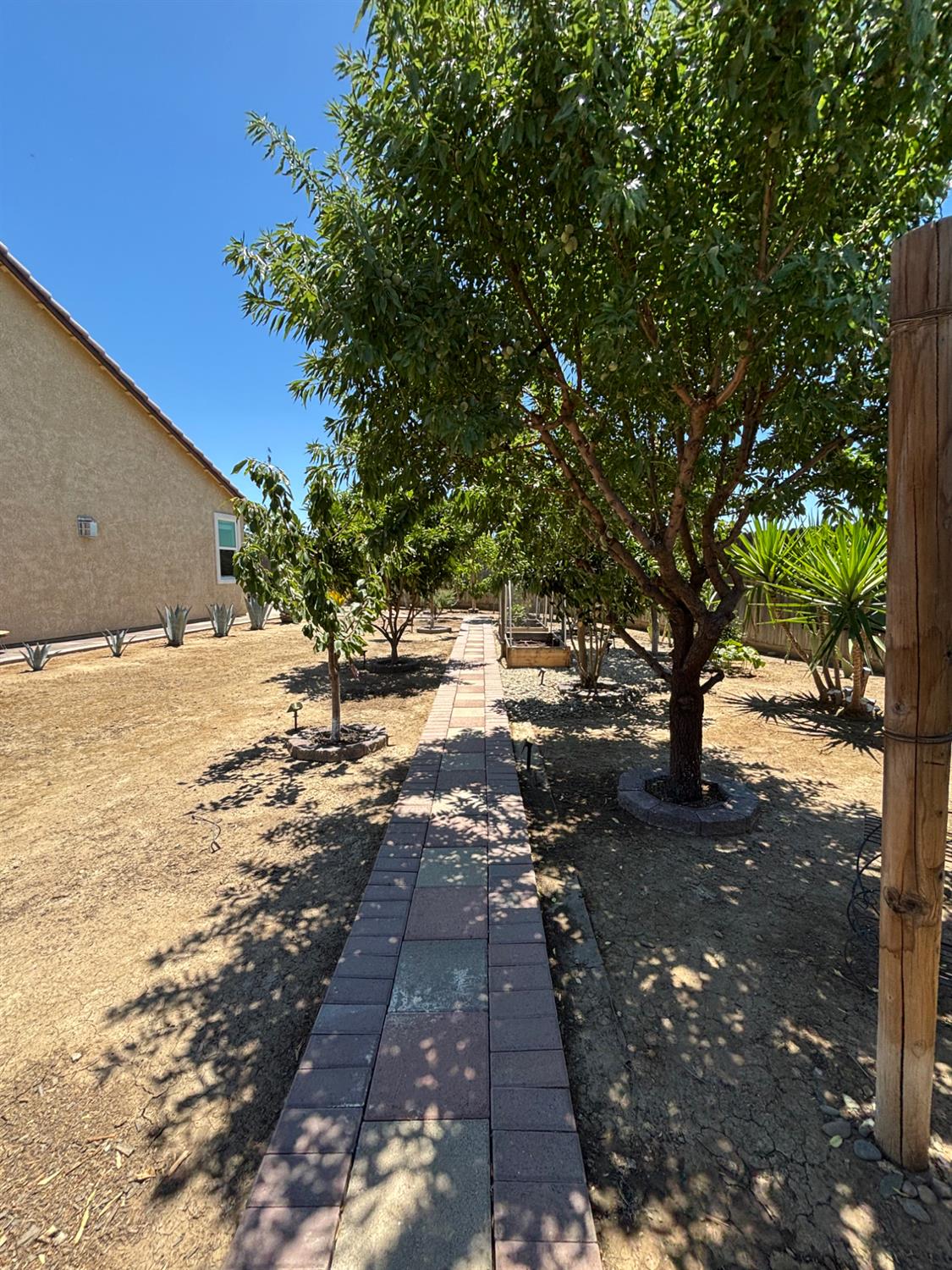 1679 Dock Ave, Los Banos, CA 93635