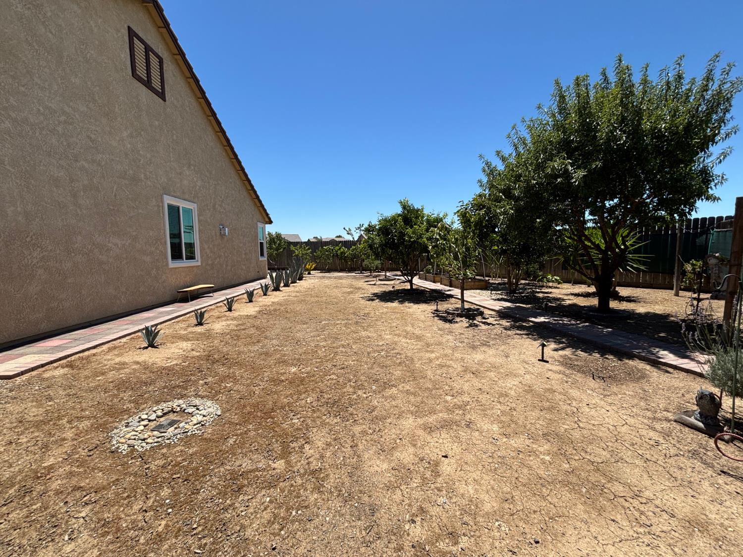 1679 Dock Ave, Los Banos, CA 93635