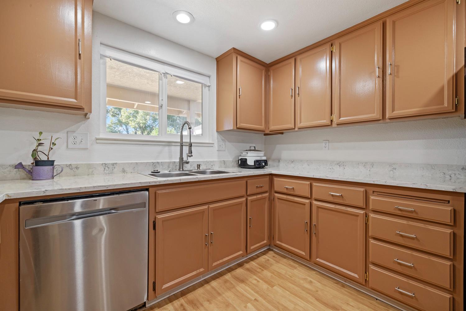 1812 Innsbrook Dr, Modesto, CA 95350