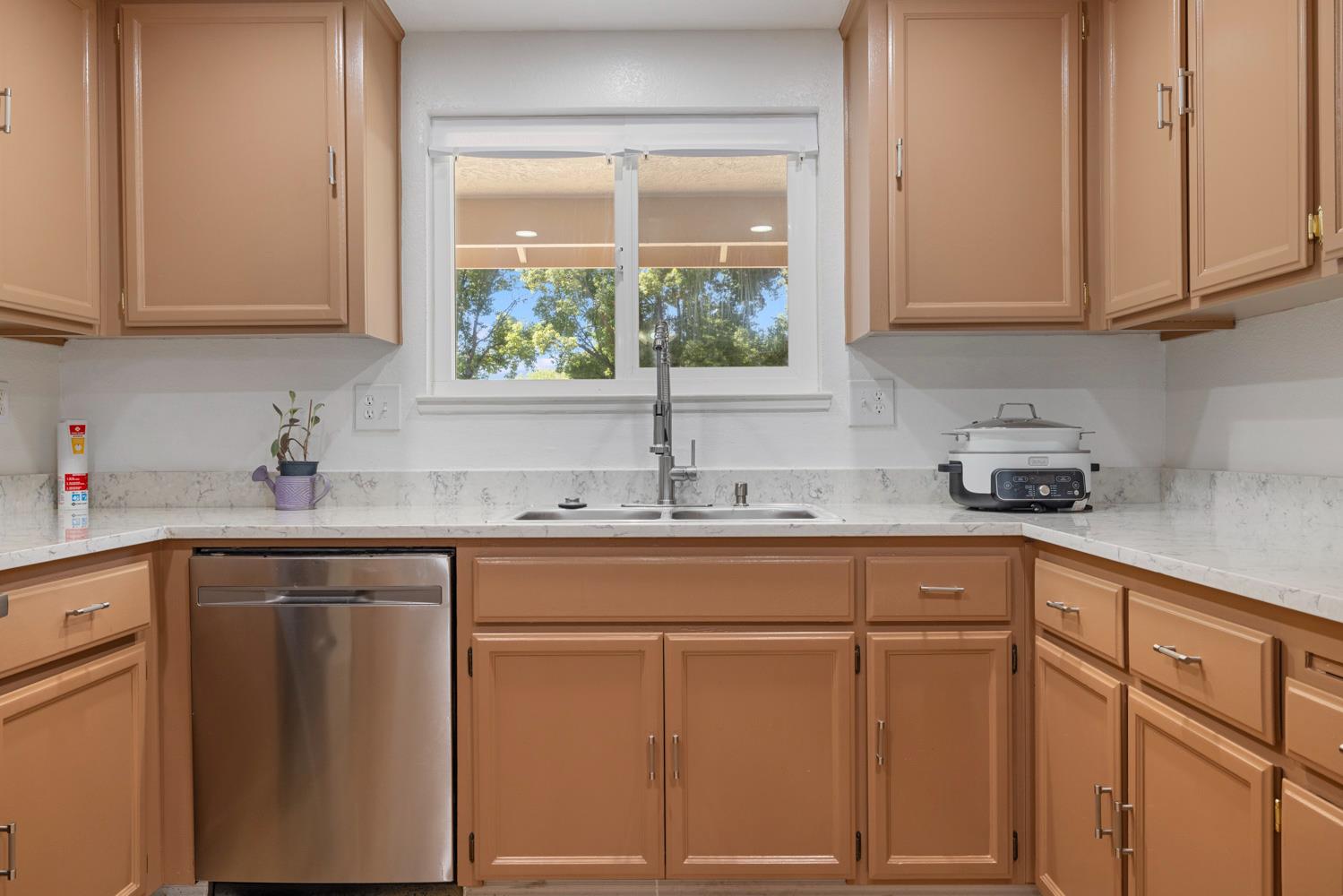 1812 Innsbrook Dr, Modesto, CA 95350
