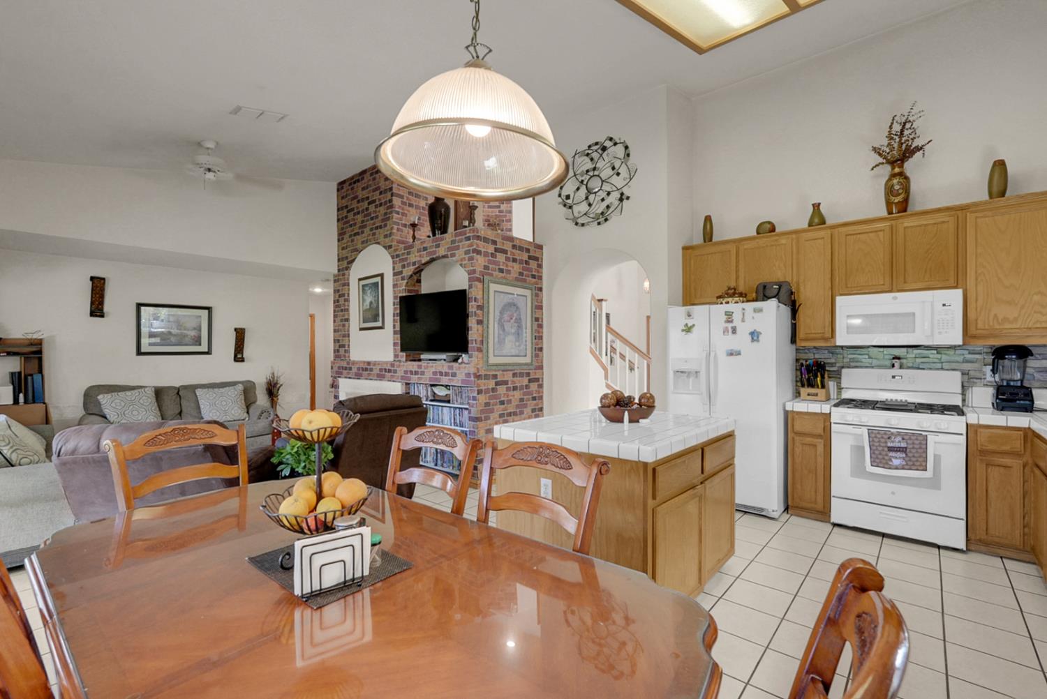 1118 Ruddy Ct, Newman, CA 95360