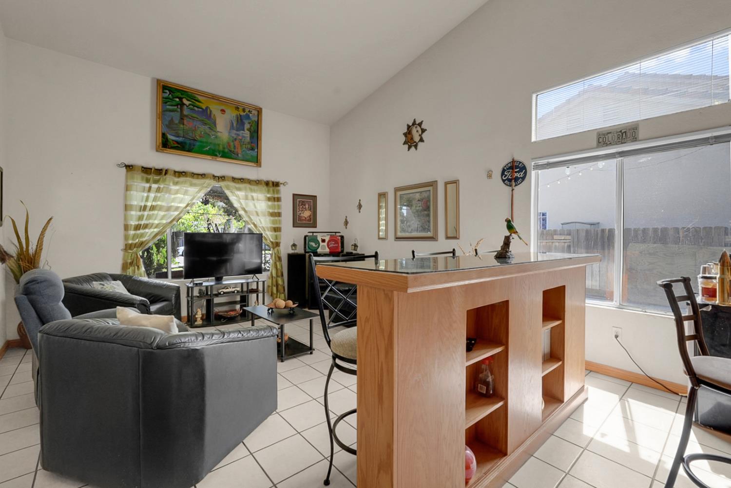 1118 Ruddy Ct, Newman, CA 95360