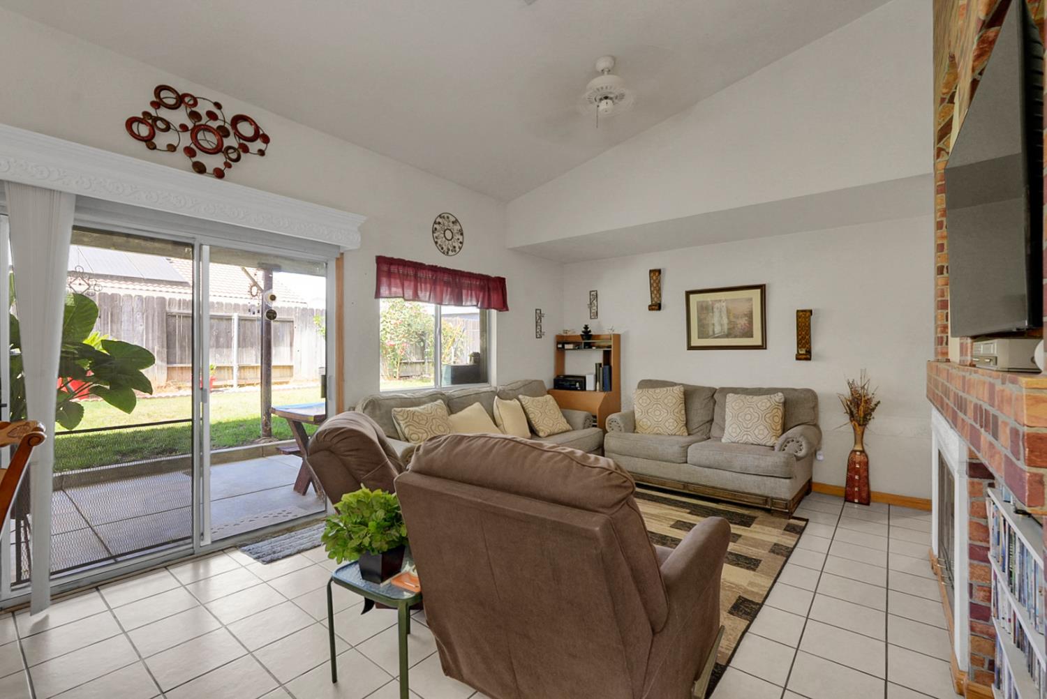1118 Ruddy Ct, Newman, CA 95360