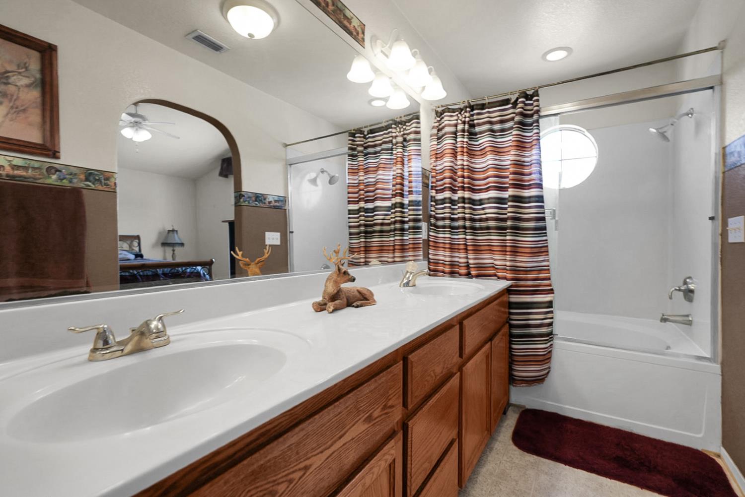 1118 Ruddy Ct, Newman, CA 95360