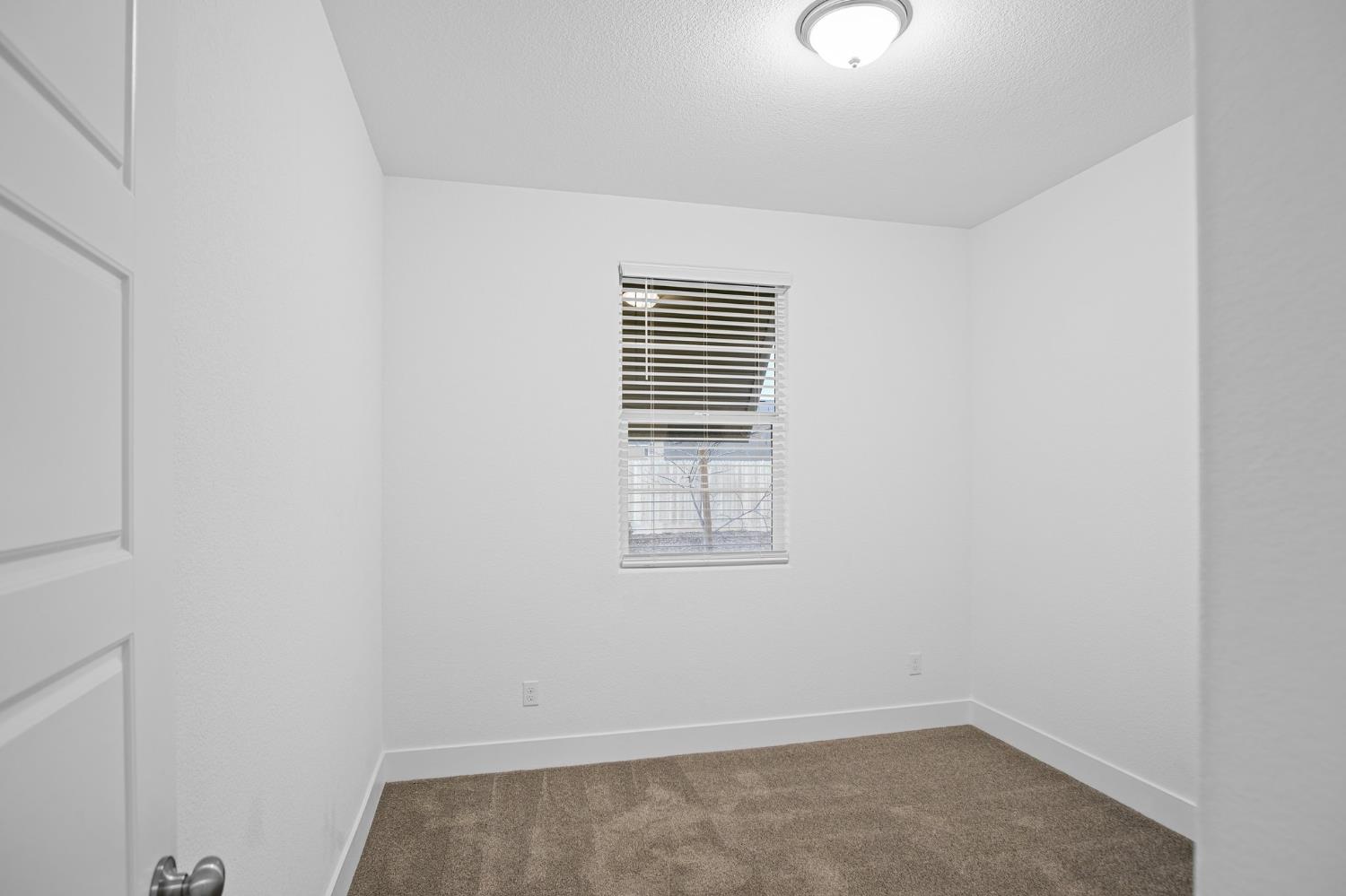 2455 Explorador Dr, Merced, CA 95340