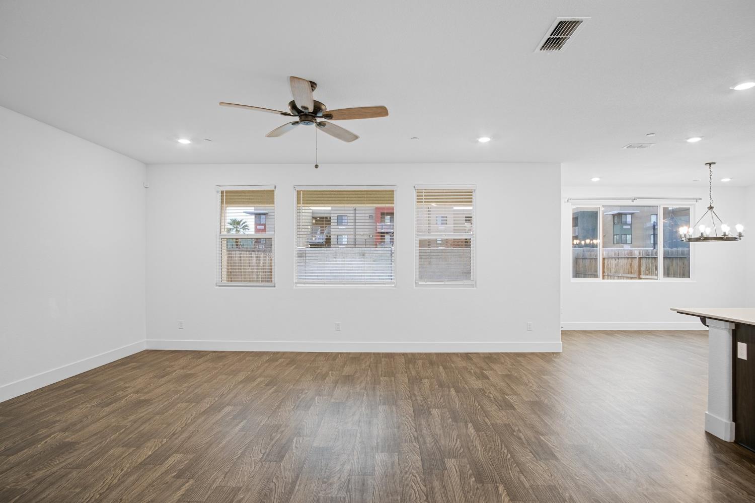 2455 Explorador Dr, Merced, CA 95340