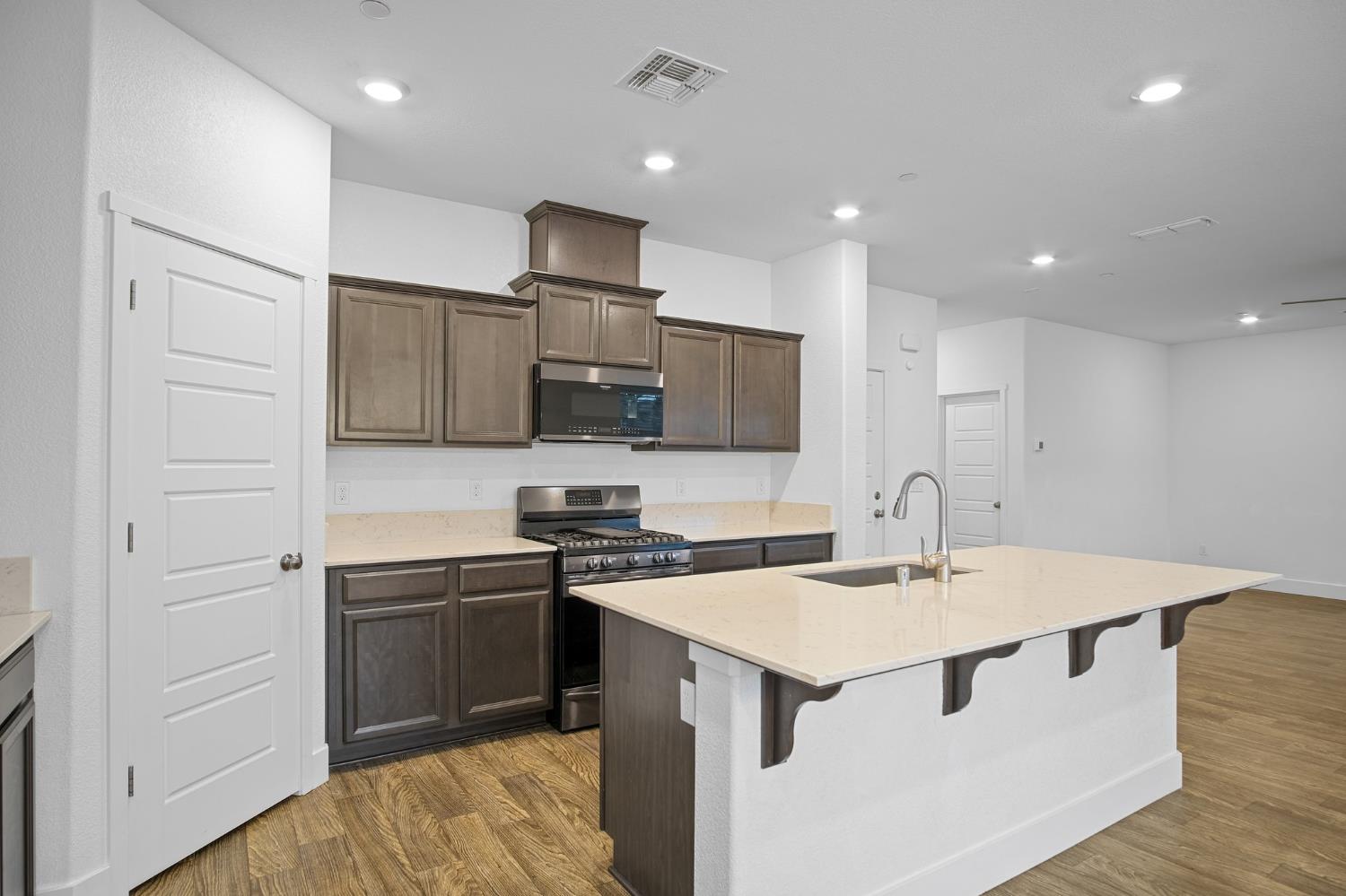 2455 Explorador Dr, Merced, CA 95340