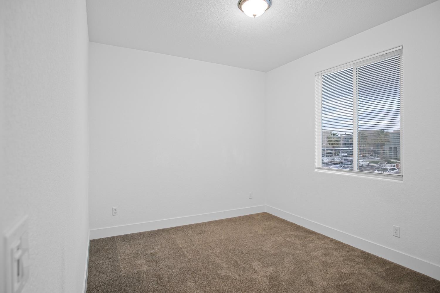 2455 Explorador Dr, Merced, CA 95340