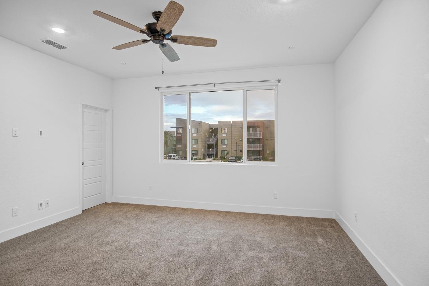2455 Explorador Dr, Merced, CA 95340