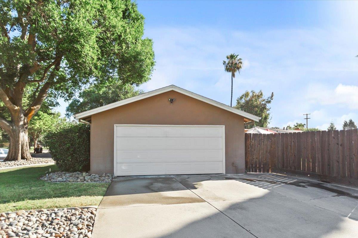 1008 Phelps Ave, Modesto, CA 95350
