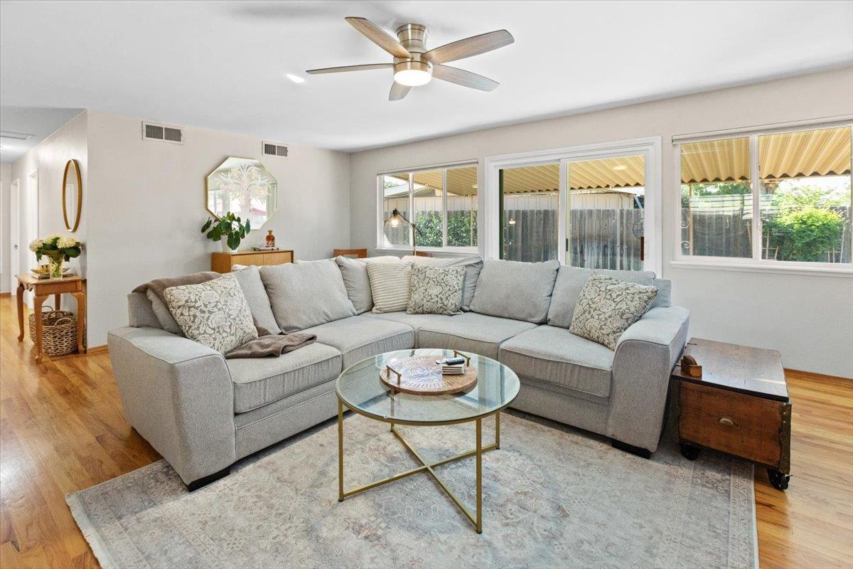 1008 Phelps Ave, Modesto, CA 95350