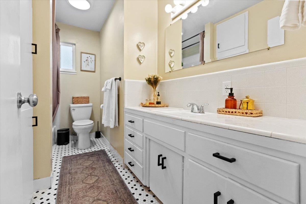 1008 Phelps Ave, Modesto, CA 95350