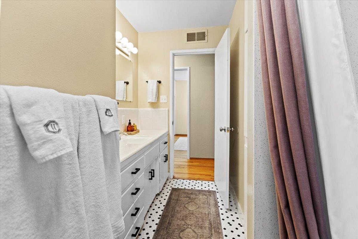 1008 Phelps Ave, Modesto, CA 95350