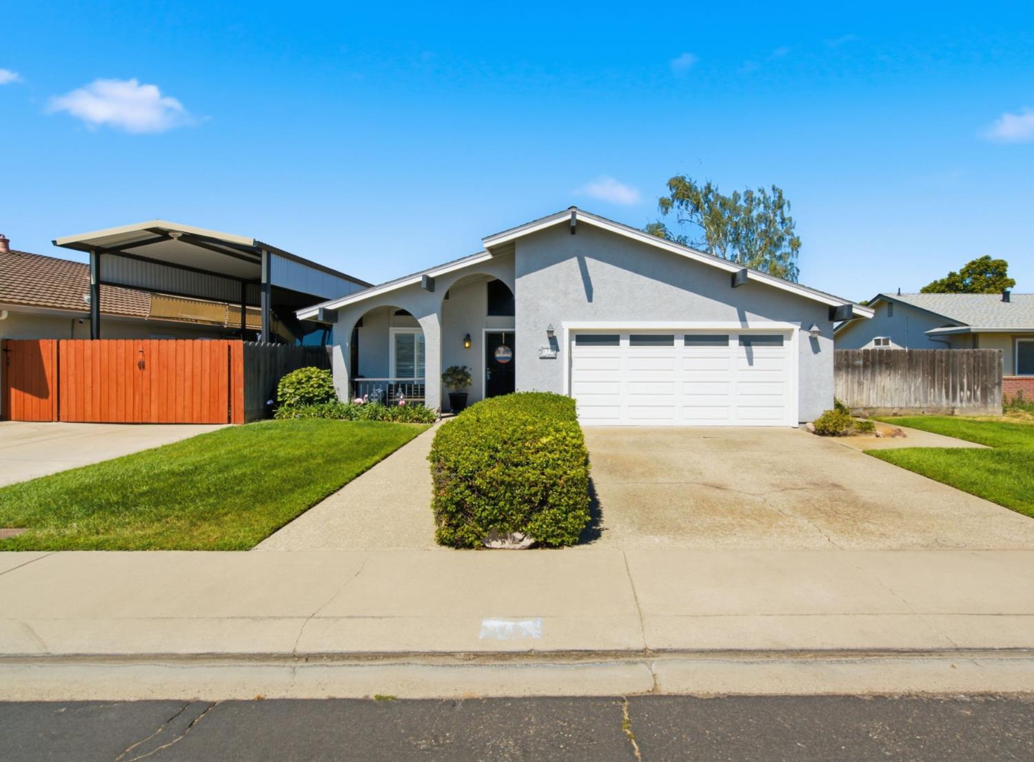 879 Carson Ave, Manteca, CA 95337