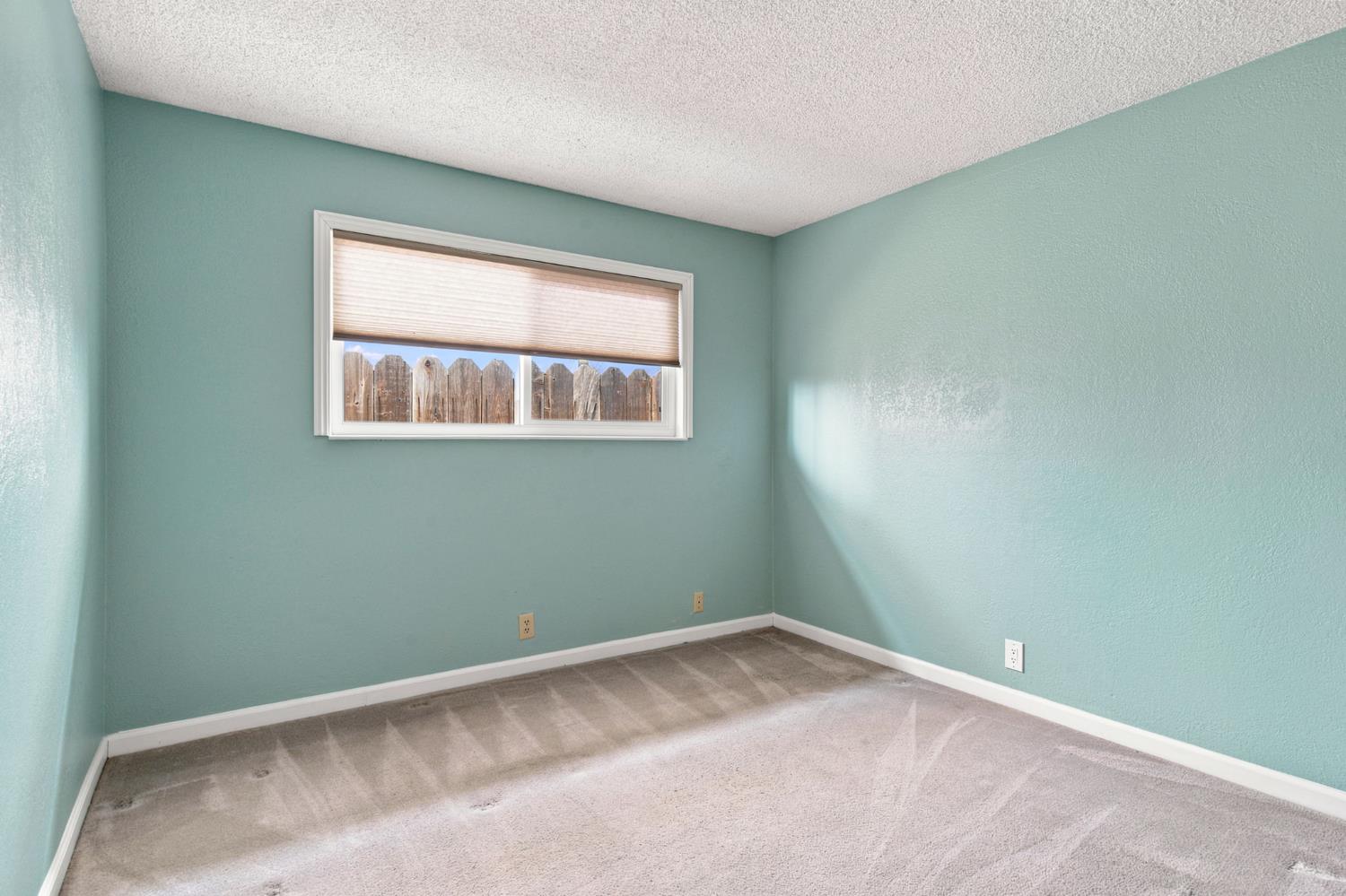 879 Carson Ave, Manteca, CA 95337