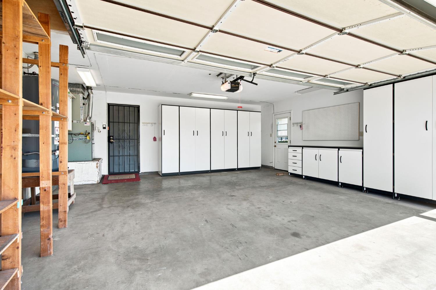 879 Carson Ave, Manteca, CA 95337